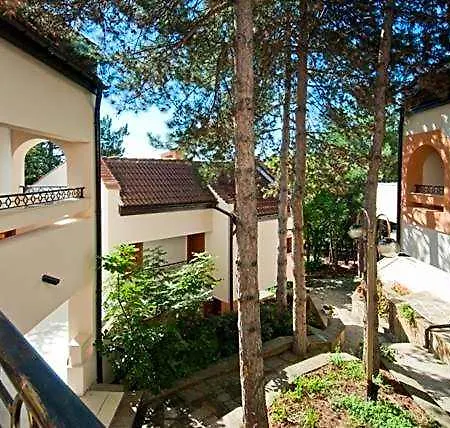 Duni Village Dyuni