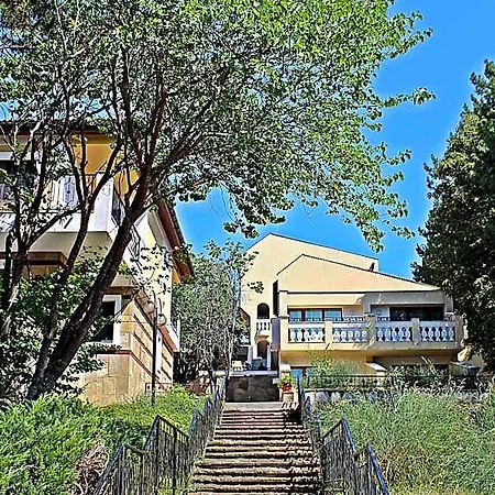 Duni Village